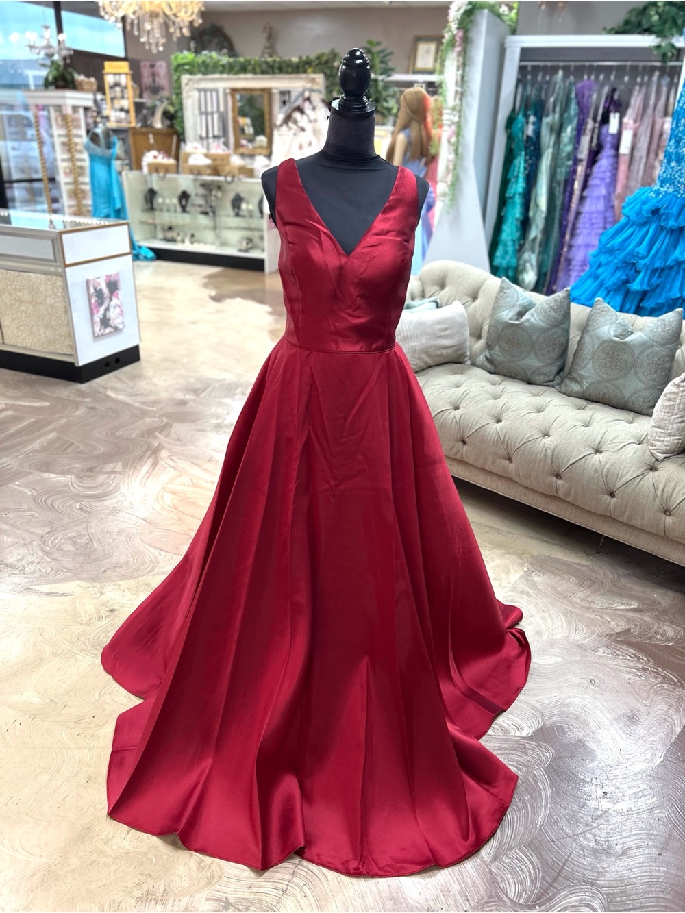 Elegant Red V-Neck A-Line Evening Dress